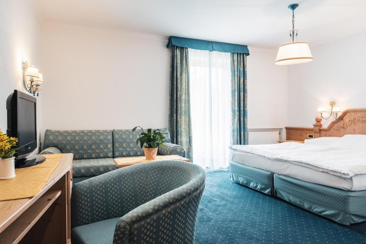 Hotel Chalet Corso Сан-Виджилио-ди-Мареббе Экстерьер фото