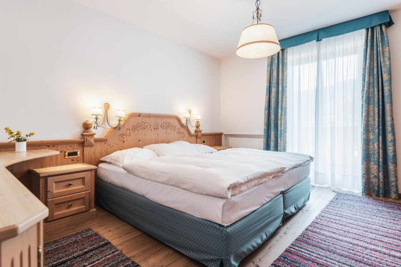 Hotel Chalet Corso Сан-Виджилио-ди-Мареббе Экстерьер фото
