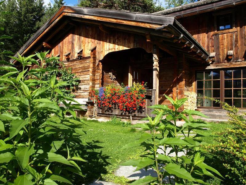Hotel Chalet Corso Сан-Виджилио-ди-Мареббе Экстерьер фото