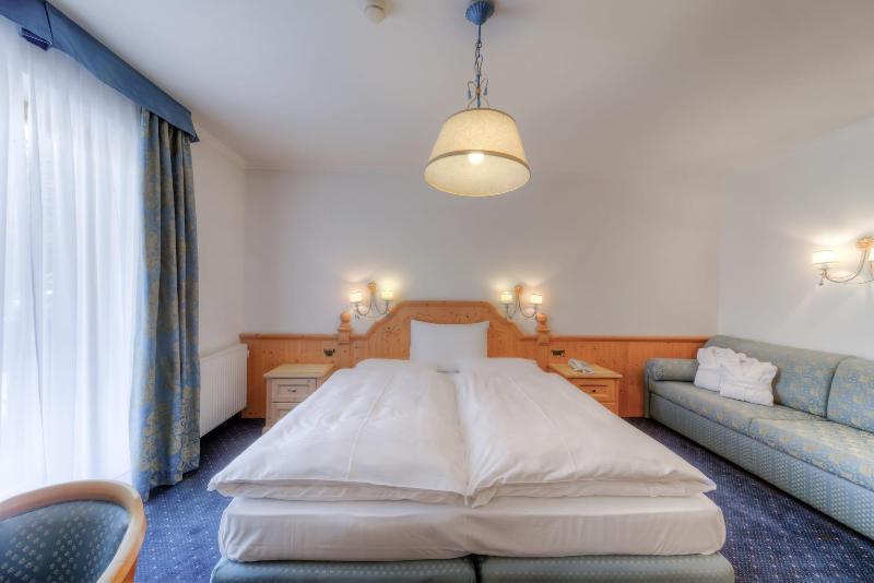 Hotel Chalet Corso Сан-Виджилио-ди-Мареббе Экстерьер фото